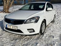 Begagnad Kia Ceed 125 HK (91 kW) 2010 Halvkombi