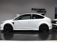 Begagnad Ford Focus RS 305 HK (224 kW) 2010 Frozen vit Halvkombi