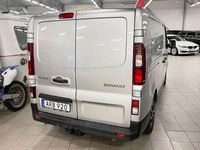 Begagnad Renault Trafic 120 HK (88 kW) 2015 Silver Minibuss