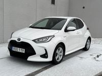 Begagnad Toyota Yaris Hybrid Active 116 HK (85 kW) 2020 Vit Halvkombi