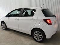 Begagnad Toyota Yaris 99 HK (72 kW) 2016 Vit Halvkombi
