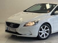 Begagnad Volvo V40 Kinetic 116 HK (85 kW) 2014 Vit Halvkombi