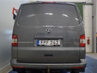 begagnad VW Transporter T5T30 2.0 TDI 4Motion DSG Värmare Drag Nyserv Skåpbil 2015, Transportbil