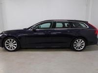 Begagnad Volvo V90 Momentum 190 HK (139 kW) 2018 Mörkblå (blå) Kombi