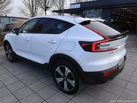 Begagnad Volvo EC40 Core 185 kW (252 HK) 2024 Vit svart SUV