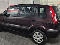 Begagnad Ford Fusion Style 101 HK (74 kW) 2010 Röd Halvkombi