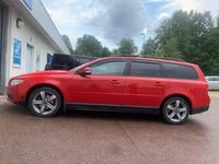 Begagnad Volvo V70 Standard 145 HK (106 kW) 2008 Röd Kombi