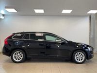 Begagnad Volvo V60 Momentum 120 HK (88 kW) 2016 Svart Kombi