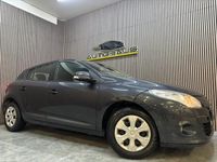 Begagnad Renault Mégane III 110 HK (80 kW) 2010 Mörkgrå Halvkombi