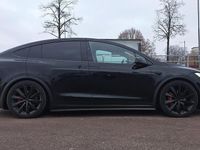 Begagnad Tesla Model X Performance 599 kW (815 HK) 2020 Solid svart | helsvart premium SUV