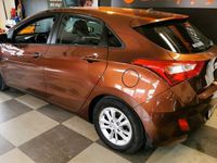 begagnad Hyundai i30 5-dörrar 1.6 CRDi 110hk 6-vxl Euro 5