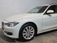 Begagnad BMW 320 M Performance 200 HK (147 kW) 2013 Vit Kombi