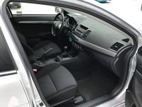 Begagnad Mitsubishi Lancer Sportback Inform 140 HK (102 kW) 2010 Silver Halvkombi