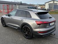 Begagnad Audi e-tron Proline 300 kW (408 HK) 2020 Grå SUV
