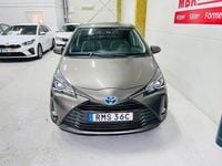 Begagnad Toyota Yaris Hybrid 101 HK (74 kW) 2019 Grå