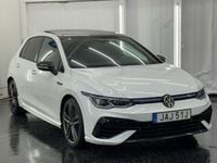 Begagnad VW Golf VIII R 333 HK (244 kW) 2023 Vit Halvkombi