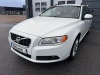 Begagnad Volvo V70 Momentum 205 HK (150 kW) 2011 Vit Kombi