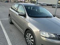 Begagnad Skoda Rapid 90 HK (66 kW) 2015 Ljusbrun Halvkombi