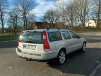 Begagnad Volvo V70 Kinetic 140 HK (102 kW) 2006 Ljusgrå Kombi