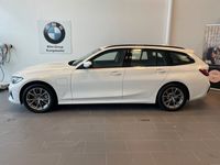 begagnad BMW 330e Touring Aut Model Sport | Navi | Rattvärme | HiFi 2021 Vit