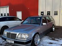 Begagnad Mercedes 300 147 HK (108 kW) 1993