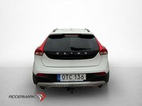 Begagnad Volvo V40 Momentum 152 HK (111 kW) 2018 Vit Halvkombi
