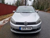 Begagnad VW Golf VII Dark Label 105 HK (77 kW) 2012 Silver Halvkombi