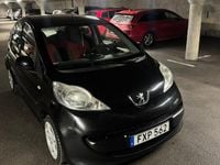 Begagnad Peugeot 107 68 HK (50 kW) 2008 Svart Halvkombi
