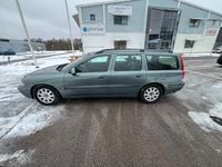 Begagnad Volvo V70 Business Edition 163 HK (119 kW) 2003 Grön Kombi