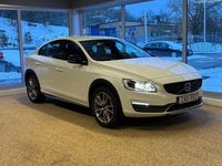 Begagnad Volvo S60 CC Standard 150 HK (110 kW) 2017 Vit Sedan