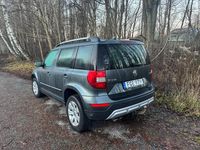 Begagnad Skoda Yeti Outdoor 140 HK (102 kW) 2014 Blå grå SUV