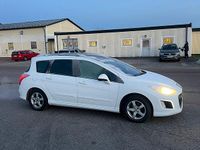 Begagnad Peugeot 308 SW 112 HK (82 kW) 2011 Vit Kombi