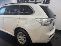 Begagnad Mitsubishi Outlander 203 HK (149 kW) 2014 Vit SUV