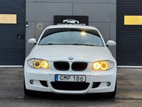 Begagnad BMW 118 Advantage 143 HK (105 kW) 2007 Vit Halvkombi