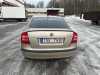 begagnad Skoda Octavia 1.6 FSI Manuell Ny servad