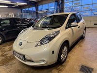 Begagnad Nissan Leaf 80 kW (109 HK) 2011 Vit Halvkombi
