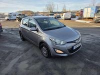 Begagnad Hyundai i20 Select 84 HK (61 kW) 2013 Grå Halvkombi