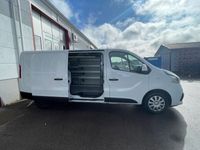 begagnad Nissan NV300 Skåpbil 2.9t 1.6 dCi Euro 6 inredning