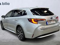 Begagnad Toyota Corolla Style 124 HK (91 kW) 2021 Silver Kombi