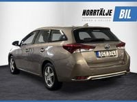 Begagnad Toyota Auris Touring Sports Active 136 HK (100 kW) 2015 Brun Kombi