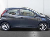 Begagnad Toyota Aygo X-play 72 HK (52 kW) 2019 Mörkgrå Halvkombi