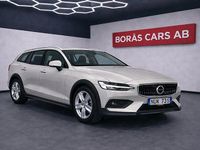 Begagnad Volvo V60 CC Momentum 190 HK (139 kW) 2019 Vit Kombi