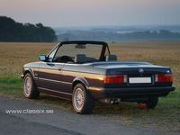 Begagnad BMW 325 170 HK (125 kW) 1989 Blå Cab