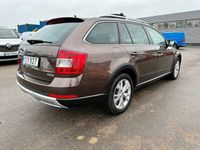 begagnad Skoda Octavia Scout 2.0 TDI 4x4 Premium I B-kam I Värmare