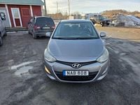 Begagnad Hyundai i20 Select 84 HK (61 kW) 2013 Grå Halvkombi