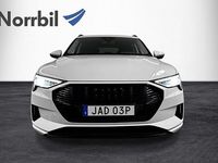 Begagnad Audi e-tron Proline 300 kW (408 HK) 2022 Glaciärvit metallic SUV