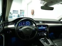 begagnad VW Passat 2.0 TDI SCR 4M Executive R-Line D-värmare