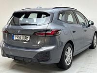 Begagnad BMW 225 Active Tourer M Sport 245 HK (180 kW) 2024 Grå Minibuss