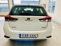 begagnad Toyota Auris Hybrid e-CVT/Automat/Låg mil
