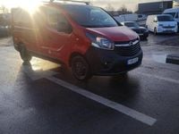 Begagnad Opel Vivaro S 95 HK (69 kW) 2017 Röd Minibuss